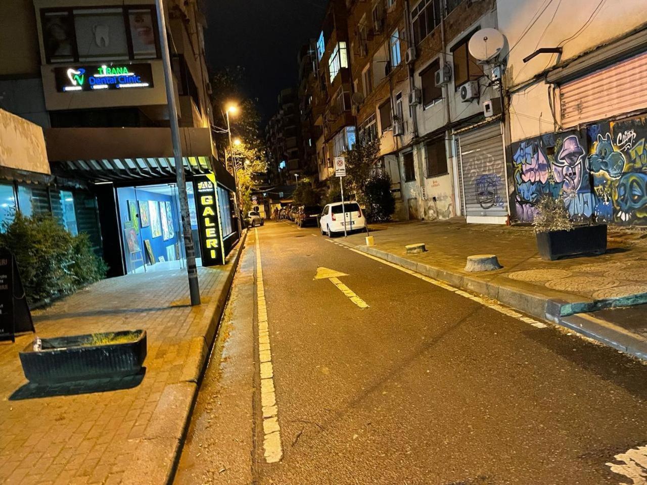 R&B City Center Apartment Τίρανα Εξωτερικό φωτογραφία