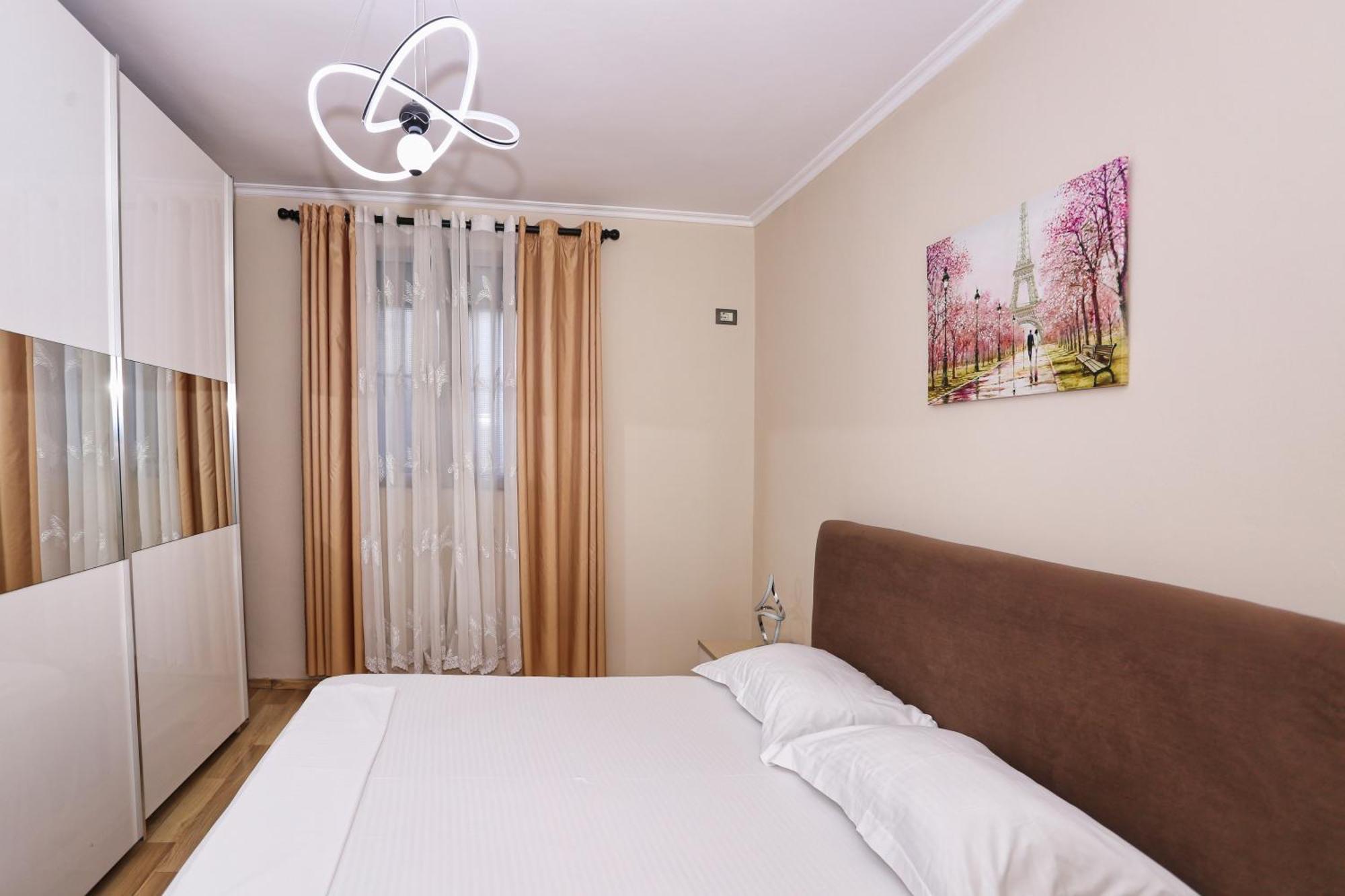 R&B City Center Apartment Τίρανα Εξωτερικό φωτογραφία