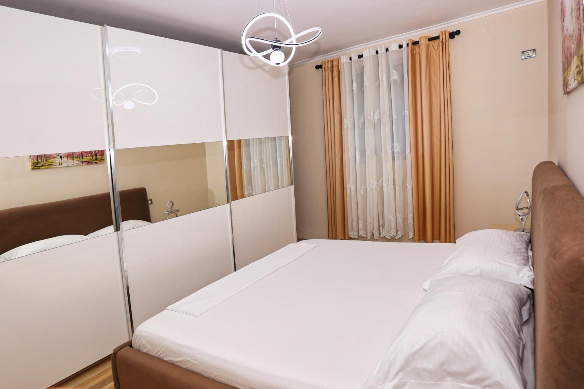 R&B City Center Apartment Τίρανα Εξωτερικό φωτογραφία